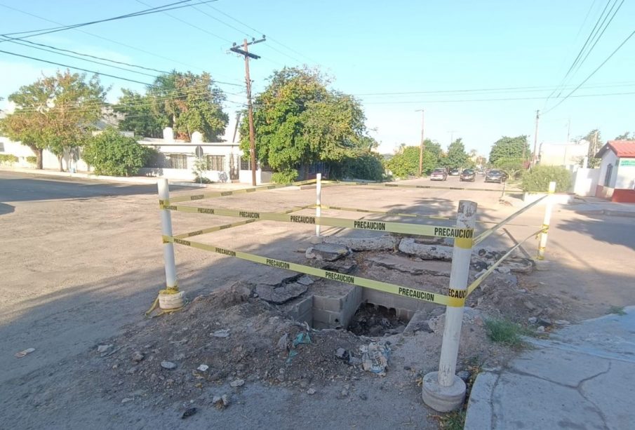 Socavón en colonia Centro