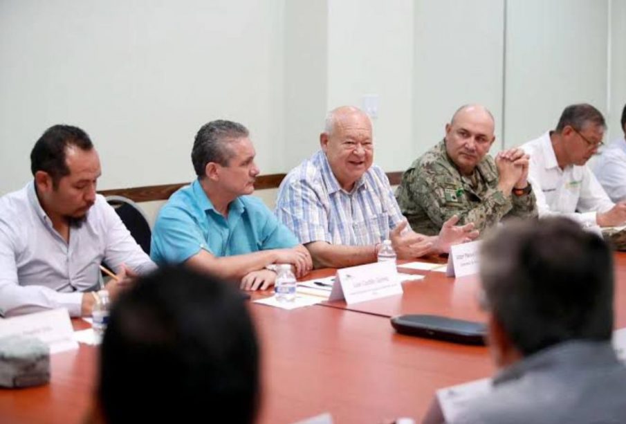 Víctor Castro y Consejo Coordinador de Los Cabos