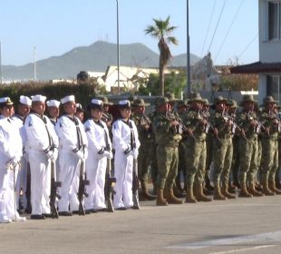 Elementos de la Sedena en evento cívico militar