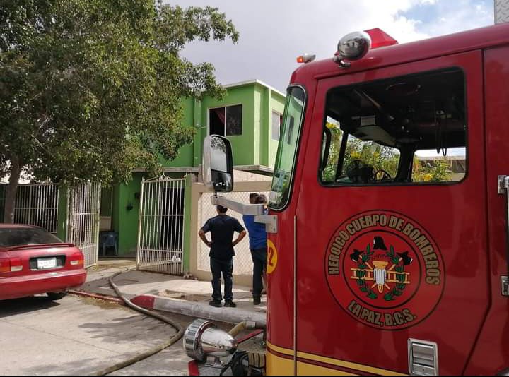 Bomberos de La Paz atendiendo fugas de gas