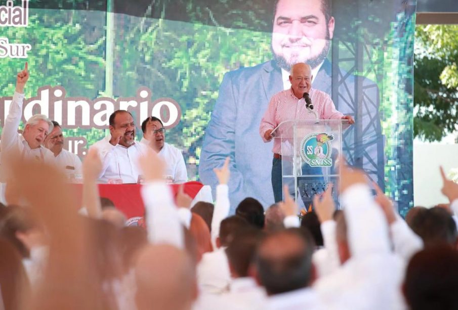 Víctor Castro Cosío en clausura