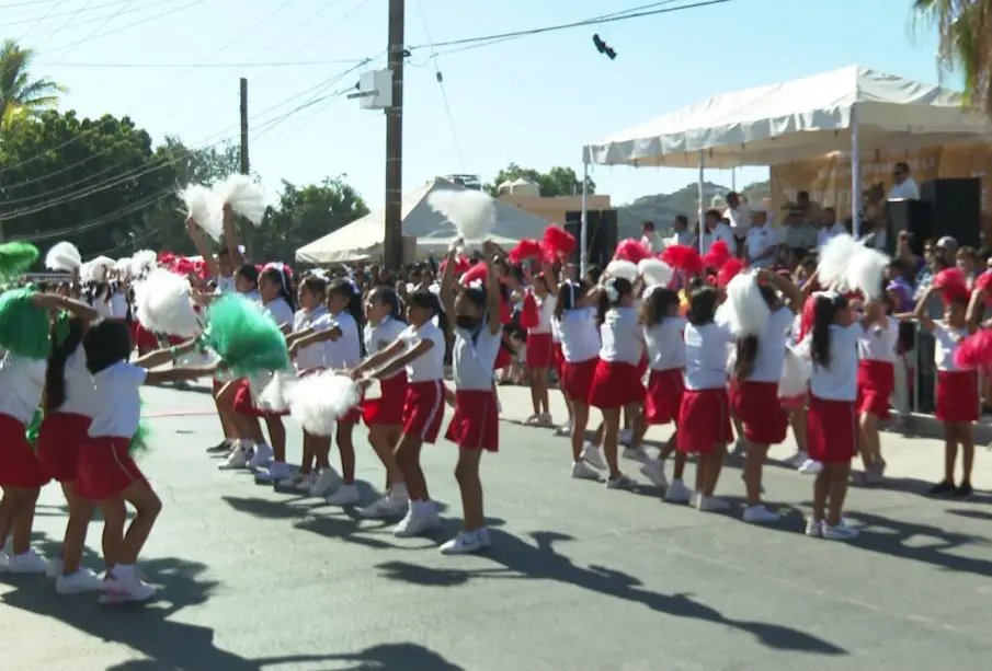 Tabla rítmica en desfile de la Revolución