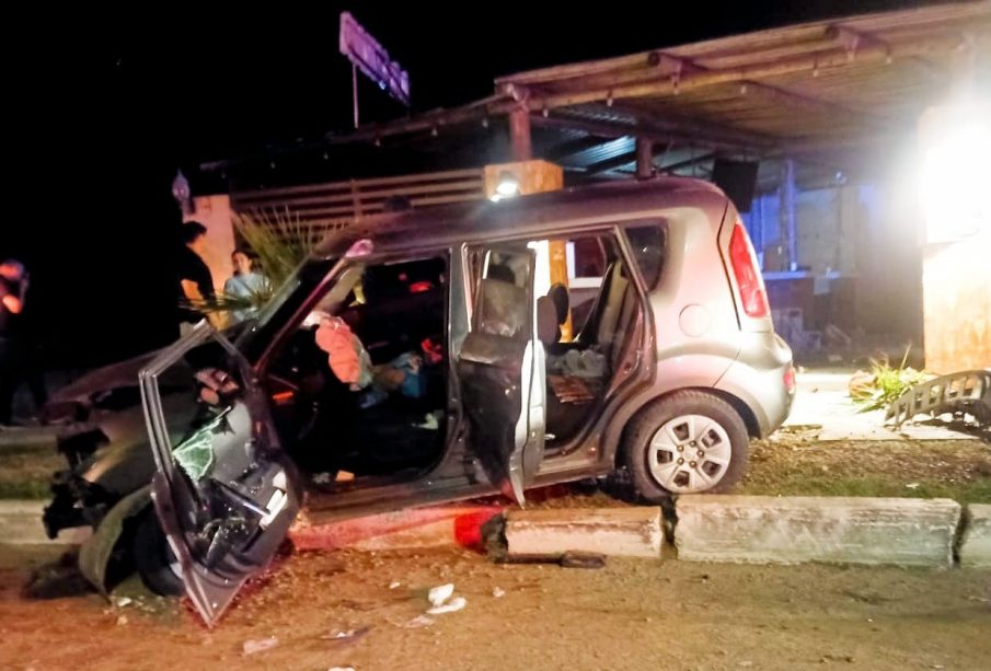 Vehículo chocado en Pino Pallas