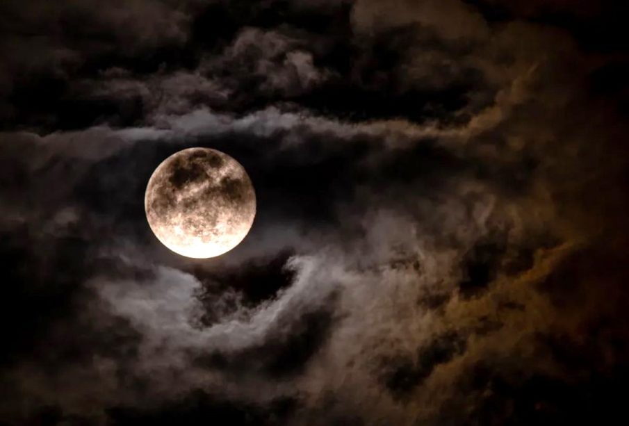 Luna llena de Castor también conocida como "escarcha" o "fría"