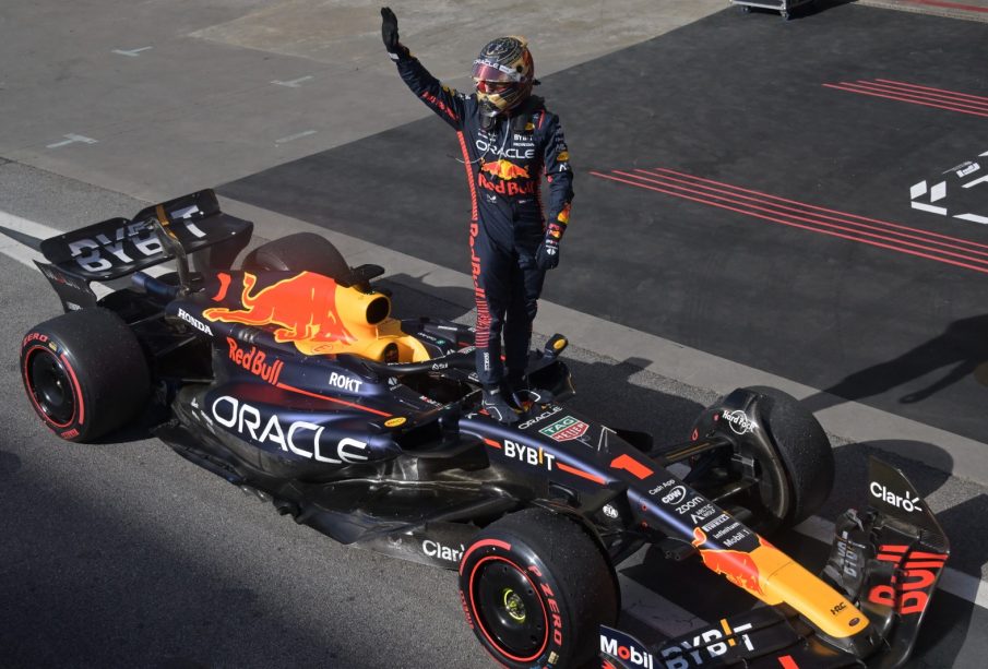 Max Verstappen festeja triunfo en Brasil