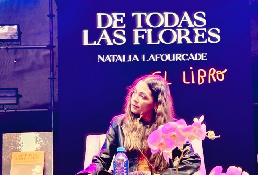 Natalia Lafourcade en la FIL