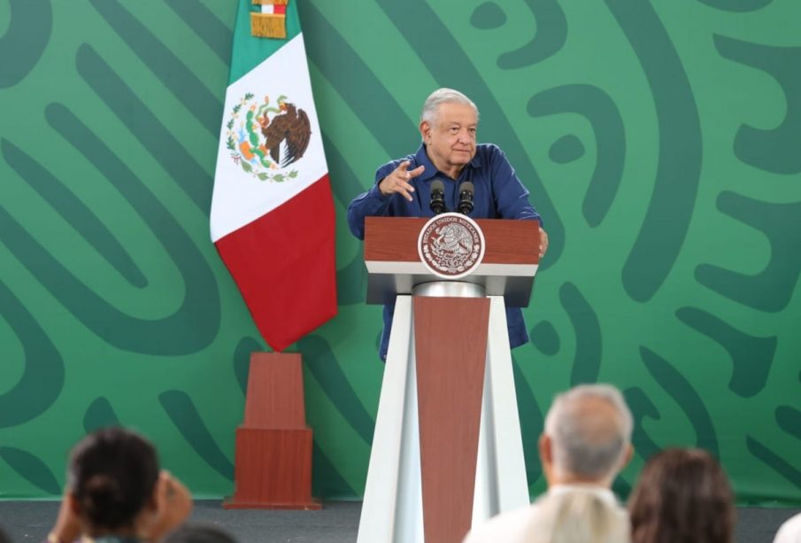 AMLO durante la mañanera