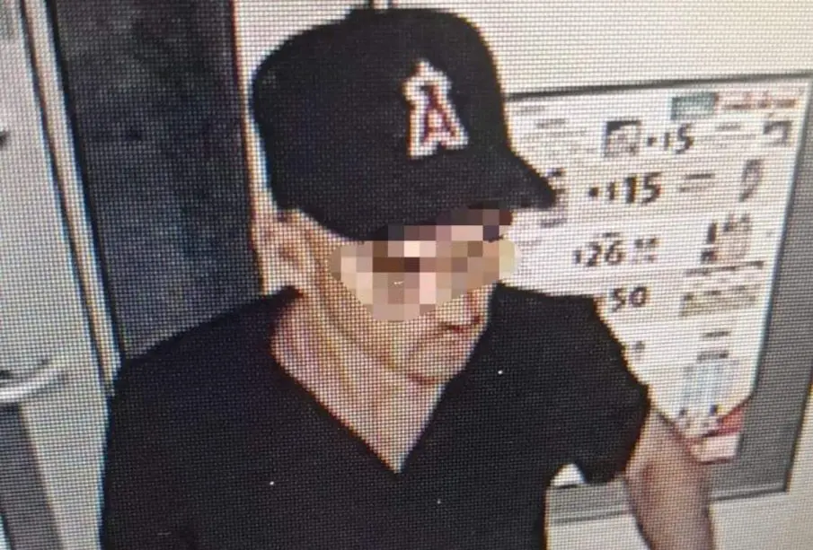 Hombre asaltó tienda de conveniencia