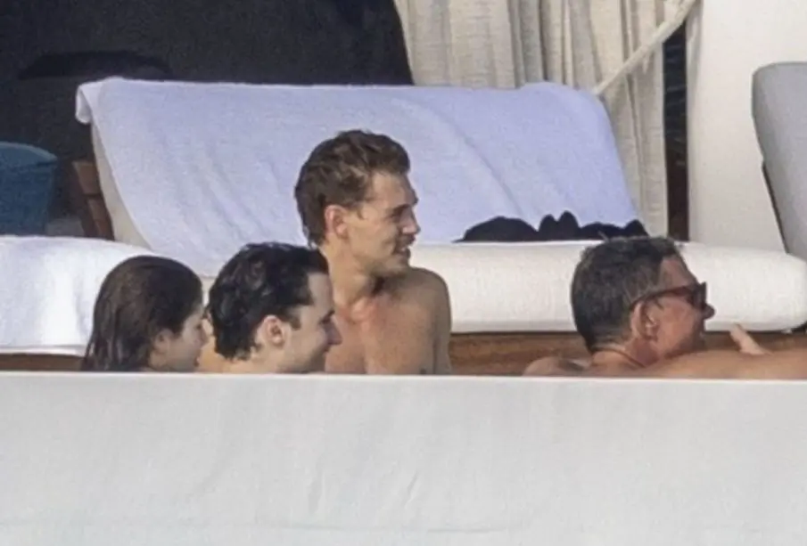 Austin Butler en hotel de Los Cabos