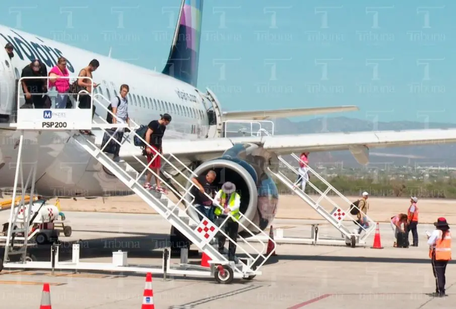 Avión en aeropuerto de La Paz