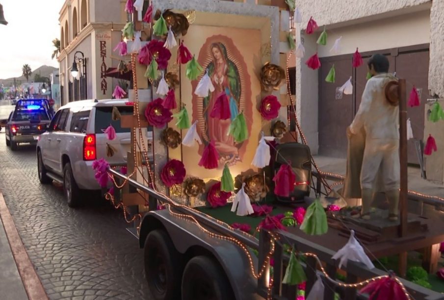 Carro alegórico de la Virgen de Guadalupe