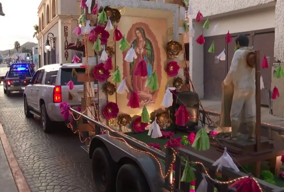 Carro alegórico de la Virgen de Guadalupe
