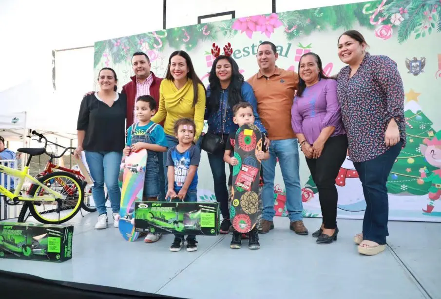 A la colonia Loma Obrera, llegó el festival Navidad en tu Colonia