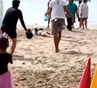 Mujer atacada por tiburón