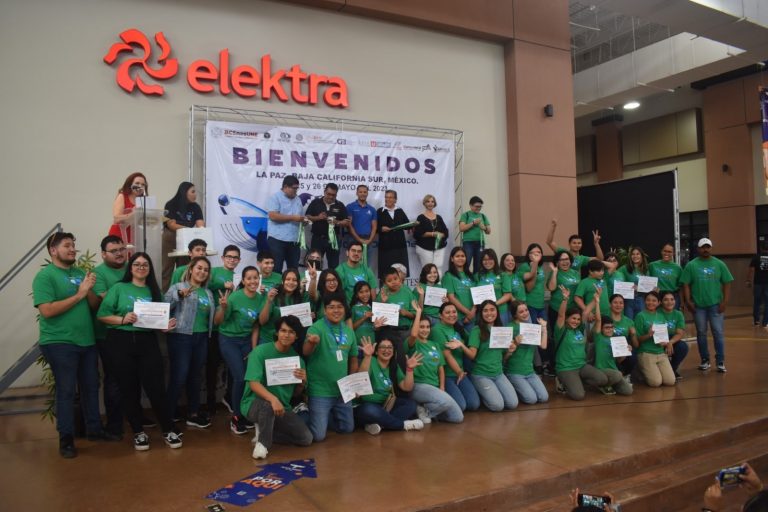 Representantes de BCS en la ExpoCiencias Nacional 2023