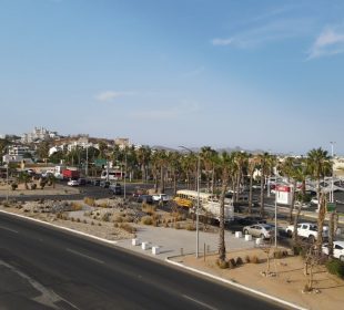 Tráfico en glorieta de Fonatur