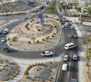 Vista área de la movilidad en la rotonda de Fonatur de San José del Cabo