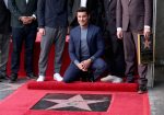 Zac Efron en su develación de estrella en Hollywood