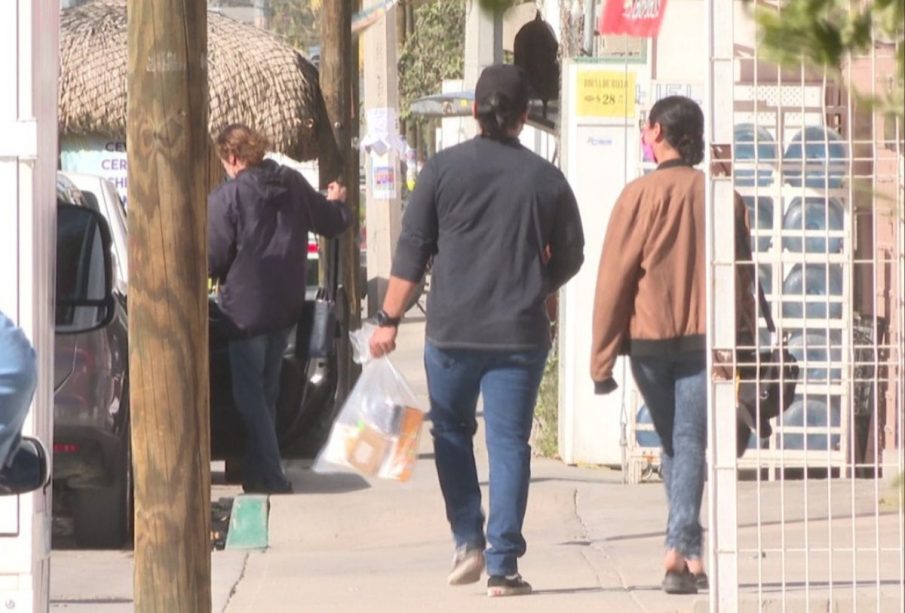 Personas caminando