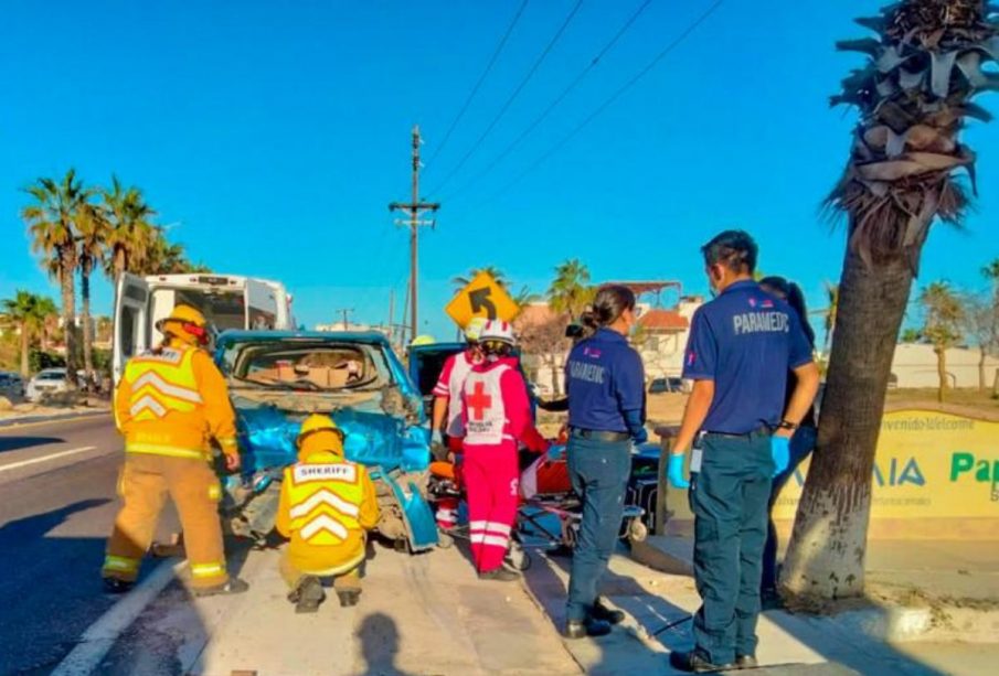 Bomberos atendiendo un siniestro