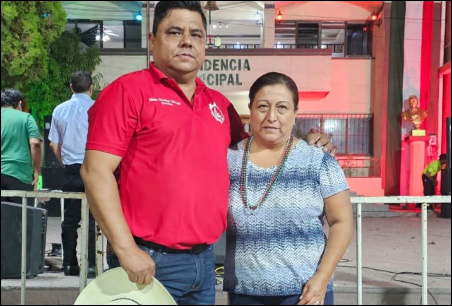 Mario Escobar y su esposa Dolores.