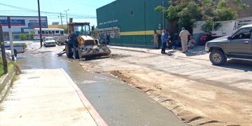 Aguas negras en calles de Los Cabos