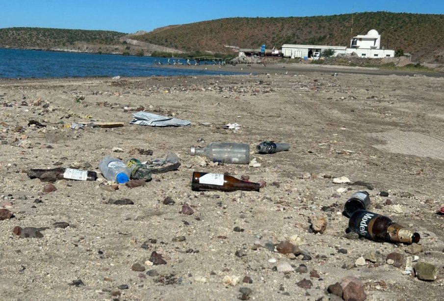 Playa “El Sonorense” con repleta de basura