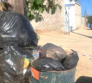 Basura acumulada en las esquinas de Los Cabos