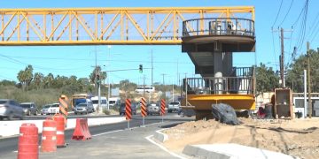 Construcción de puente peatonal en SJC