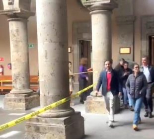 Evacuación por sismo en Puebla