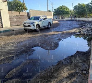 Aguas negras en la colonia 8 de Octubre