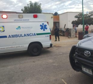Ambulancia atendiendo reporte de suicidio