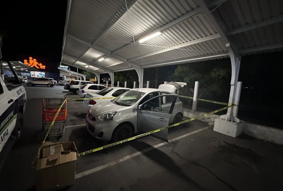 Auto robado en centro comercial de La Paz