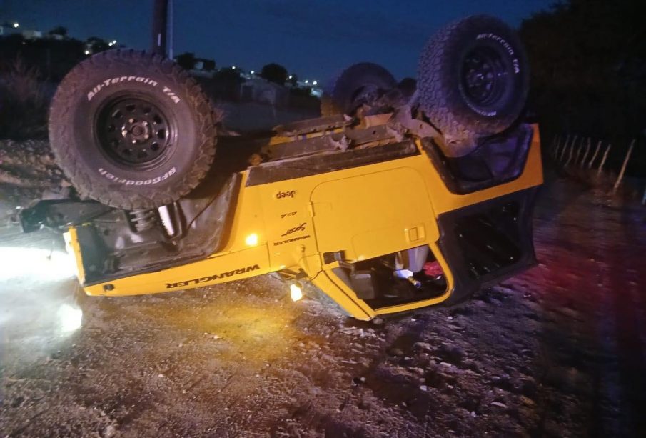 Camioneta volcada en Santa Fe