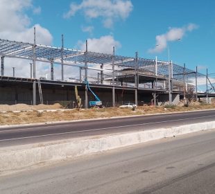 Construcción de supermercado en El Tezal