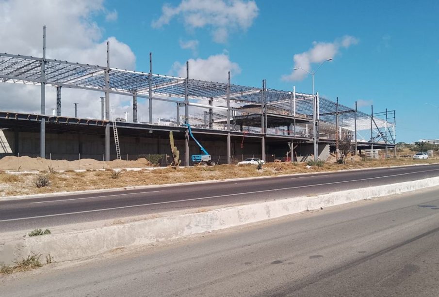 Construcción de supermercado en El Tezal