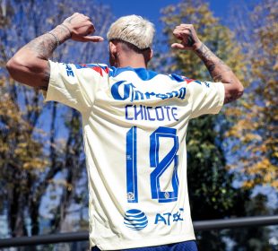 El mexicano Cristian ´Chicote´Calderón luce el número 18