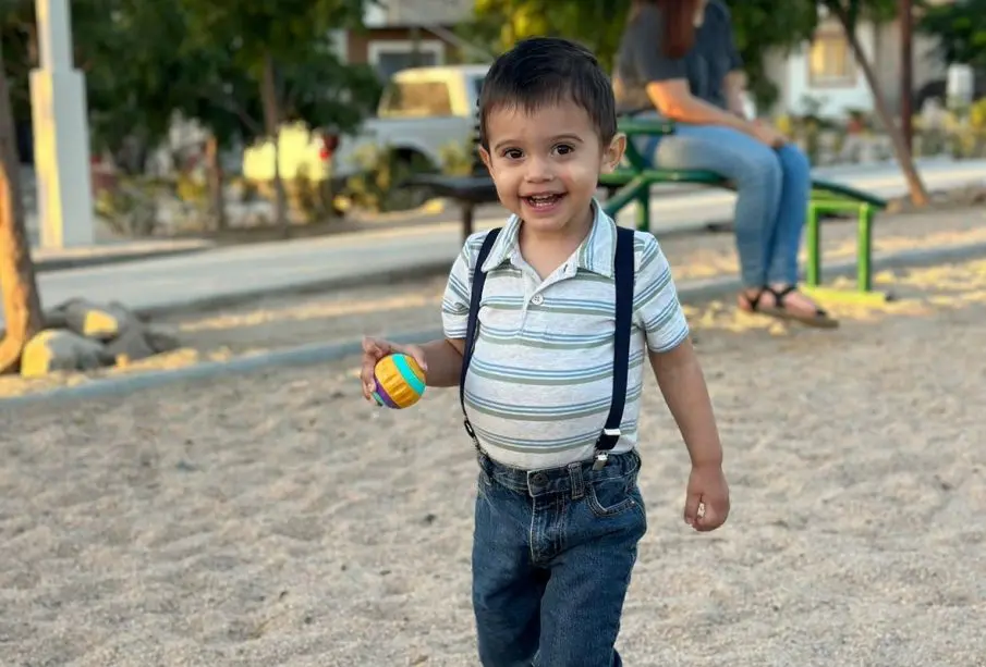 El pequeño requiere juntan 1,3 millones de pesos para trasplante