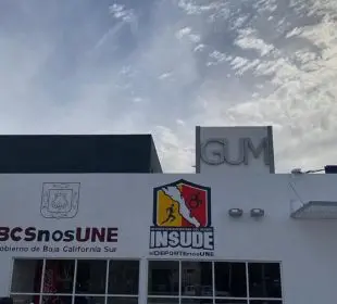 Gimnasio de Usos Múltiples en La Paz