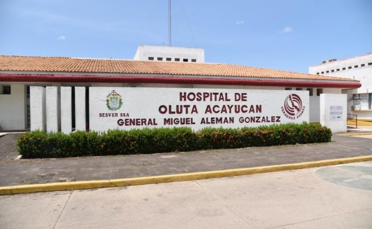 Hospital de Acayucan donde quisieron rematar a niña