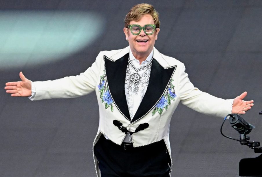 Elton John en concierto