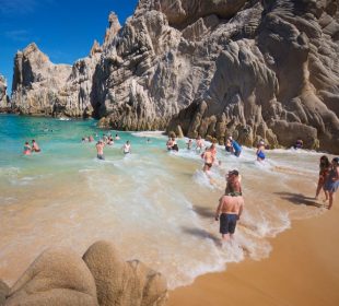 La playa del Amor en Los Cabos