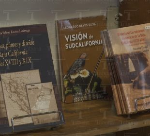 Son más turistas que locales, quienes visitan la librería ISC