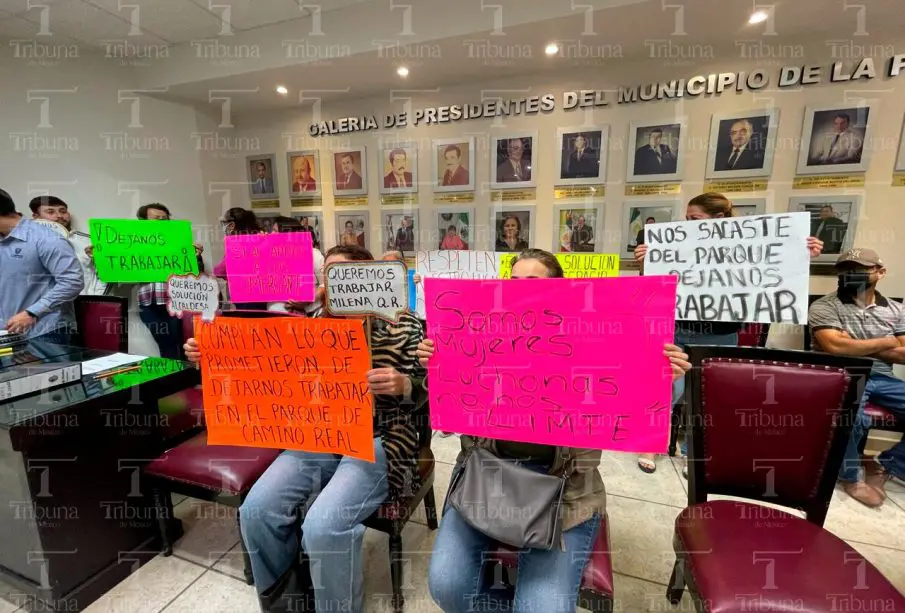 Manifestación de comerciantes en sesión