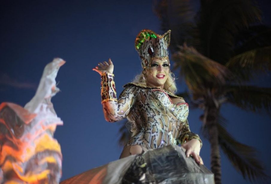 Mujer en Carnaval La Paz