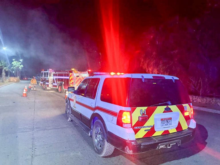 PC y Bomberos atendiendo incendio en la Centenario