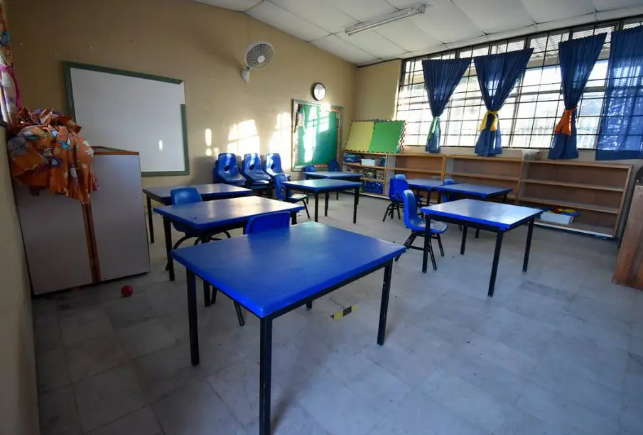 Salón de clases vacío
