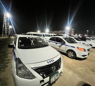Unidades de taxi presentes en manifestación
