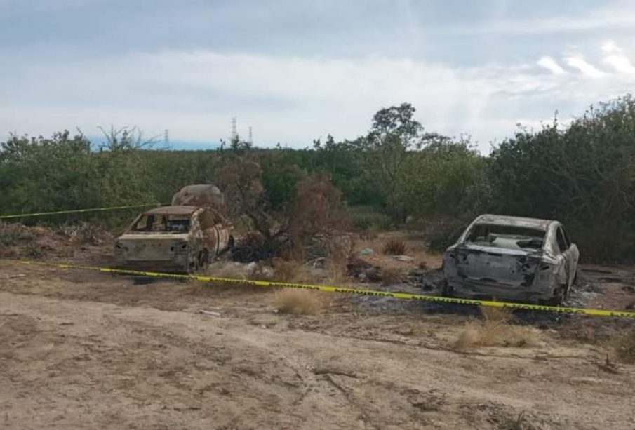 Vehículos quemados en La Paz