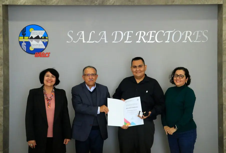 Estudiantes de la UABCS